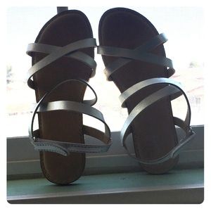 Size 3 sandals great for on the go